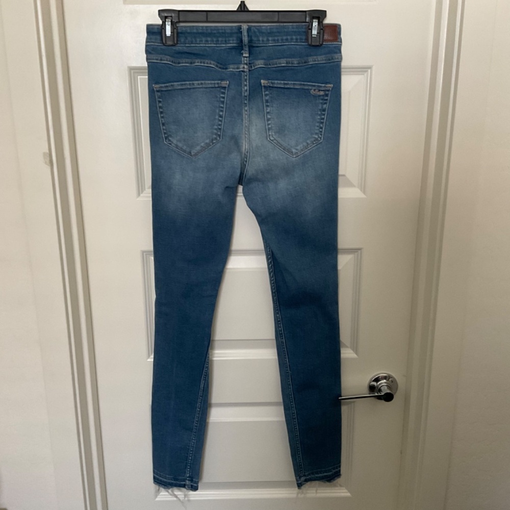 Hollister High Rise Super Skinny Distressed Jeans - Dark Wash - Size 5/27 - Picture 6 of 10
